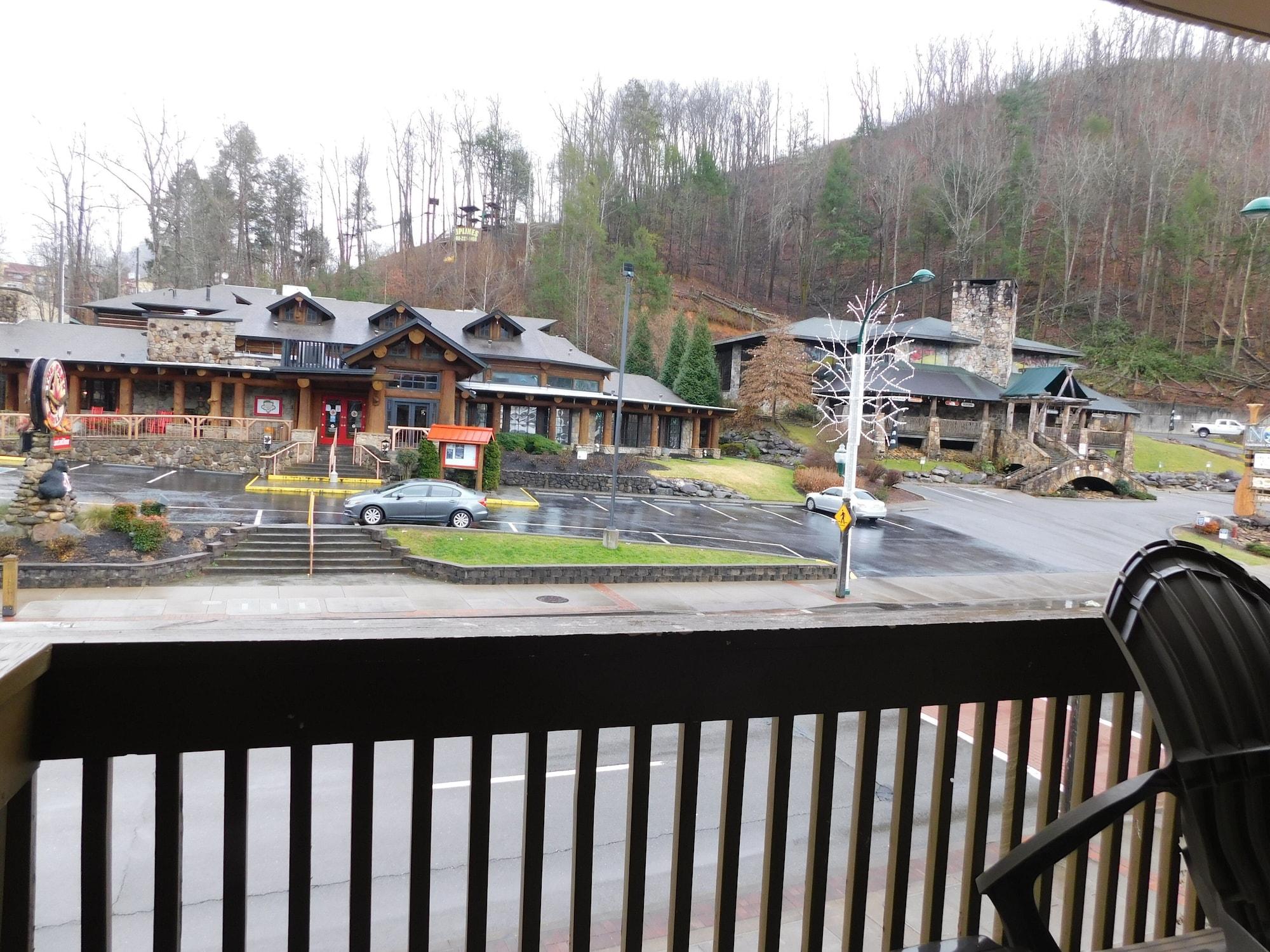 Days Inn And Suites Downtown Gatlinburg Parkway Exterior foto