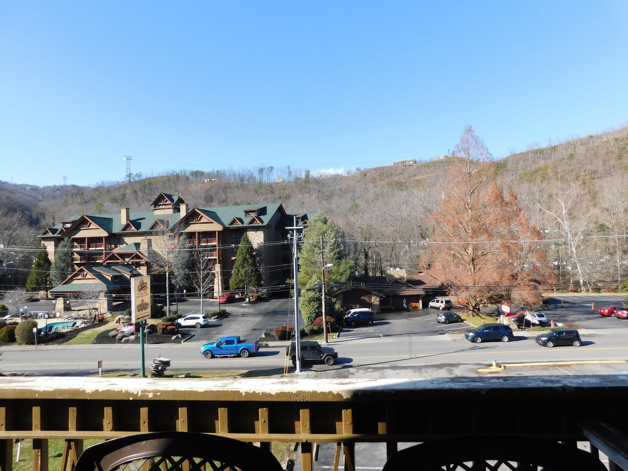 Days Inn And Suites Downtown Gatlinburg Parkway Exterior foto