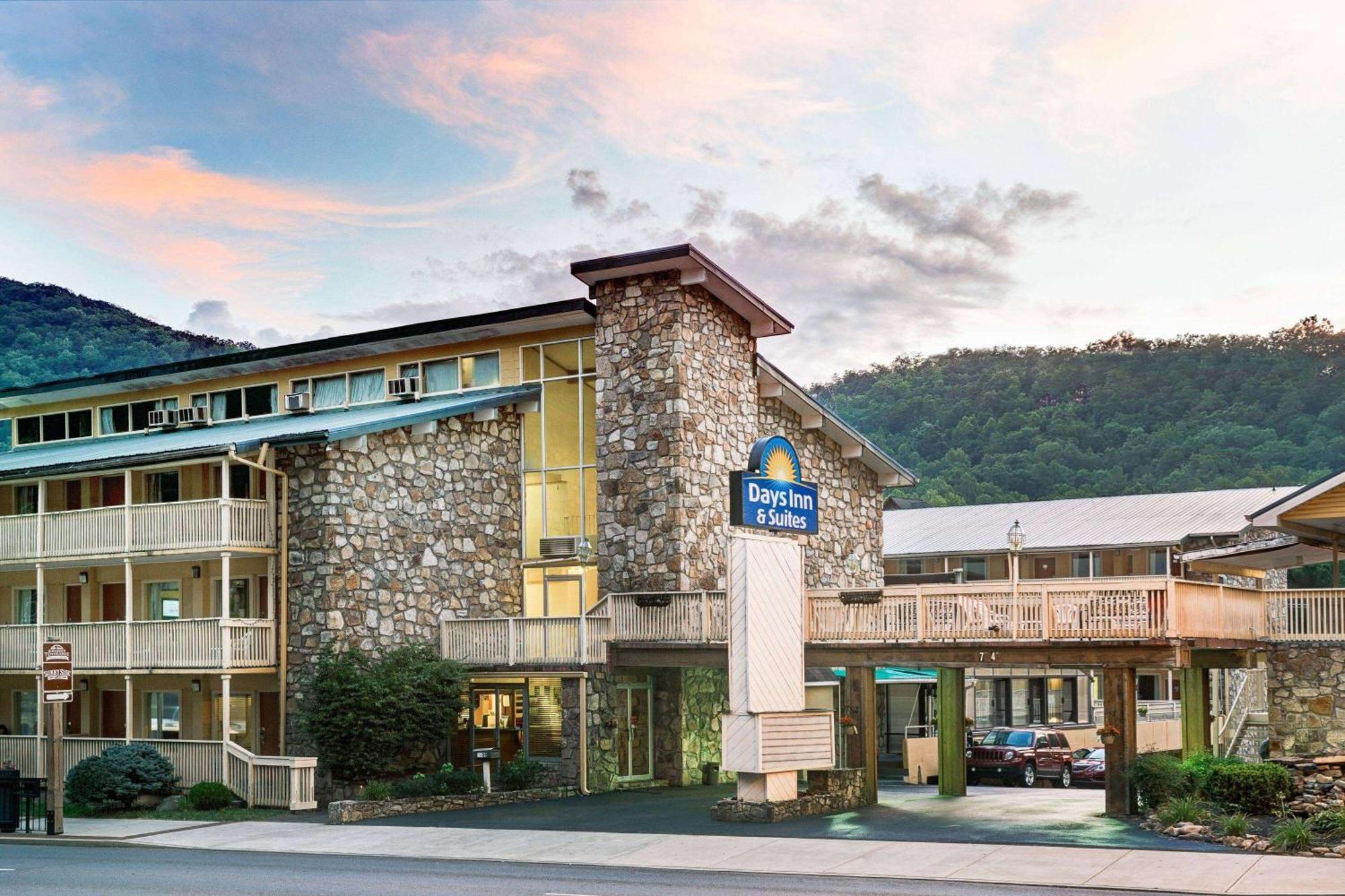 Days Inn And Suites Downtown Gatlinburg Parkway Exterior foto