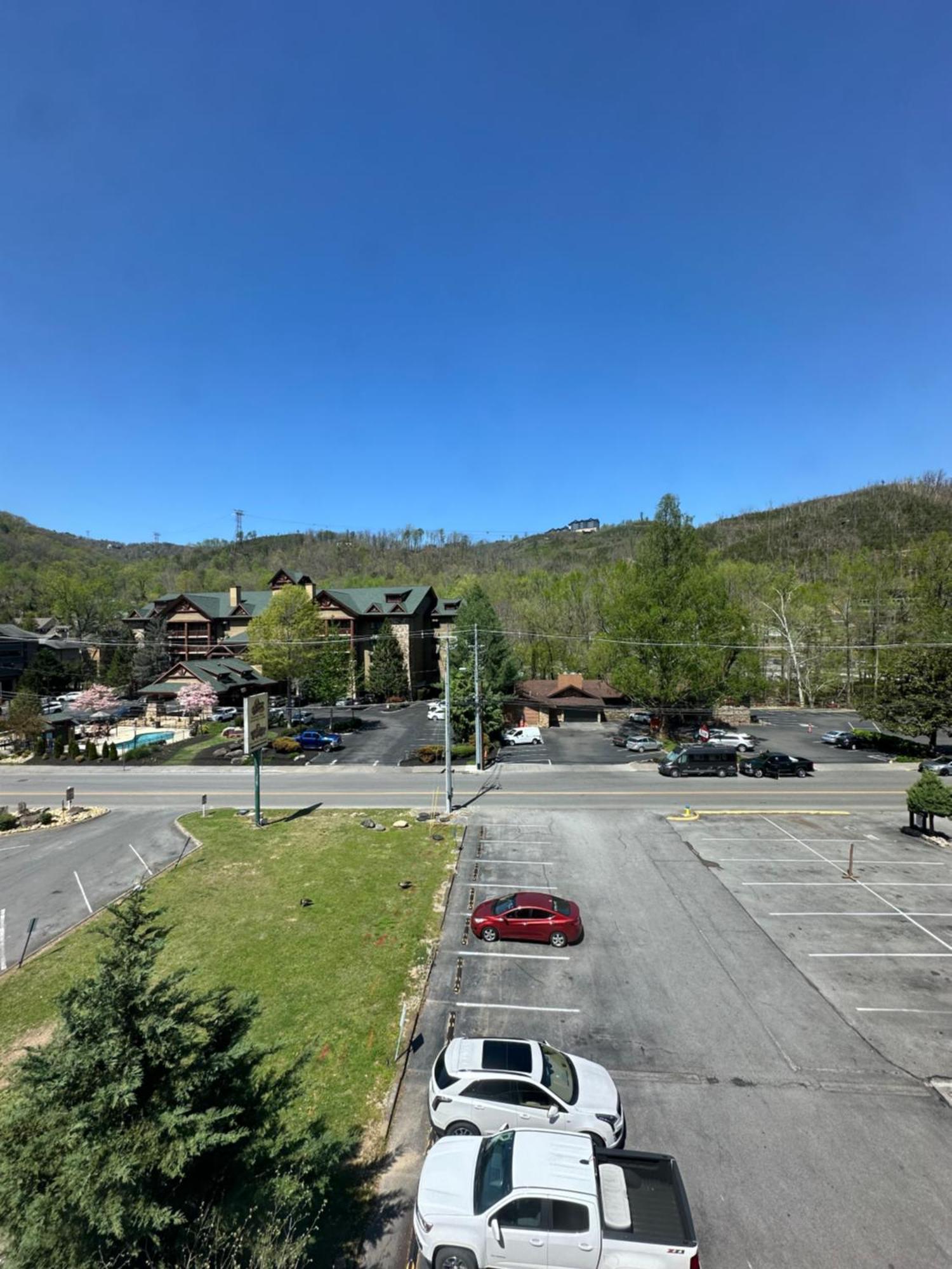 Days Inn And Suites Downtown Gatlinburg Parkway Exterior foto